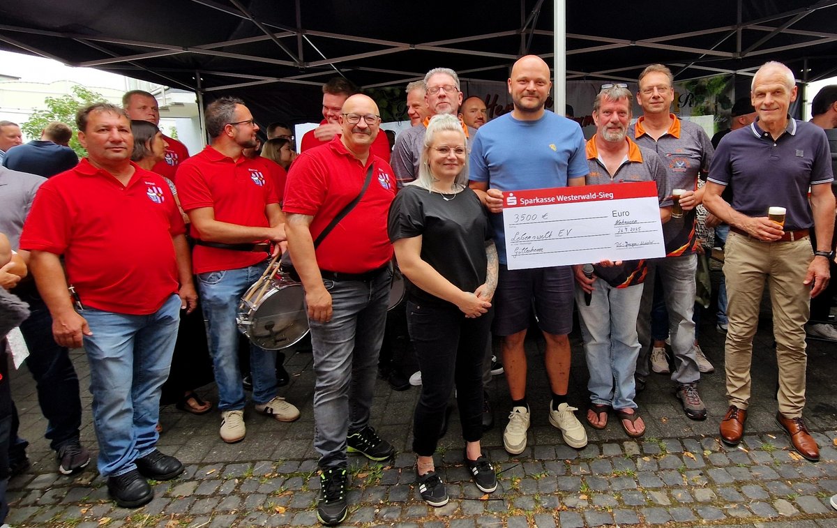 20250726 Spendenübergabe Dart Open