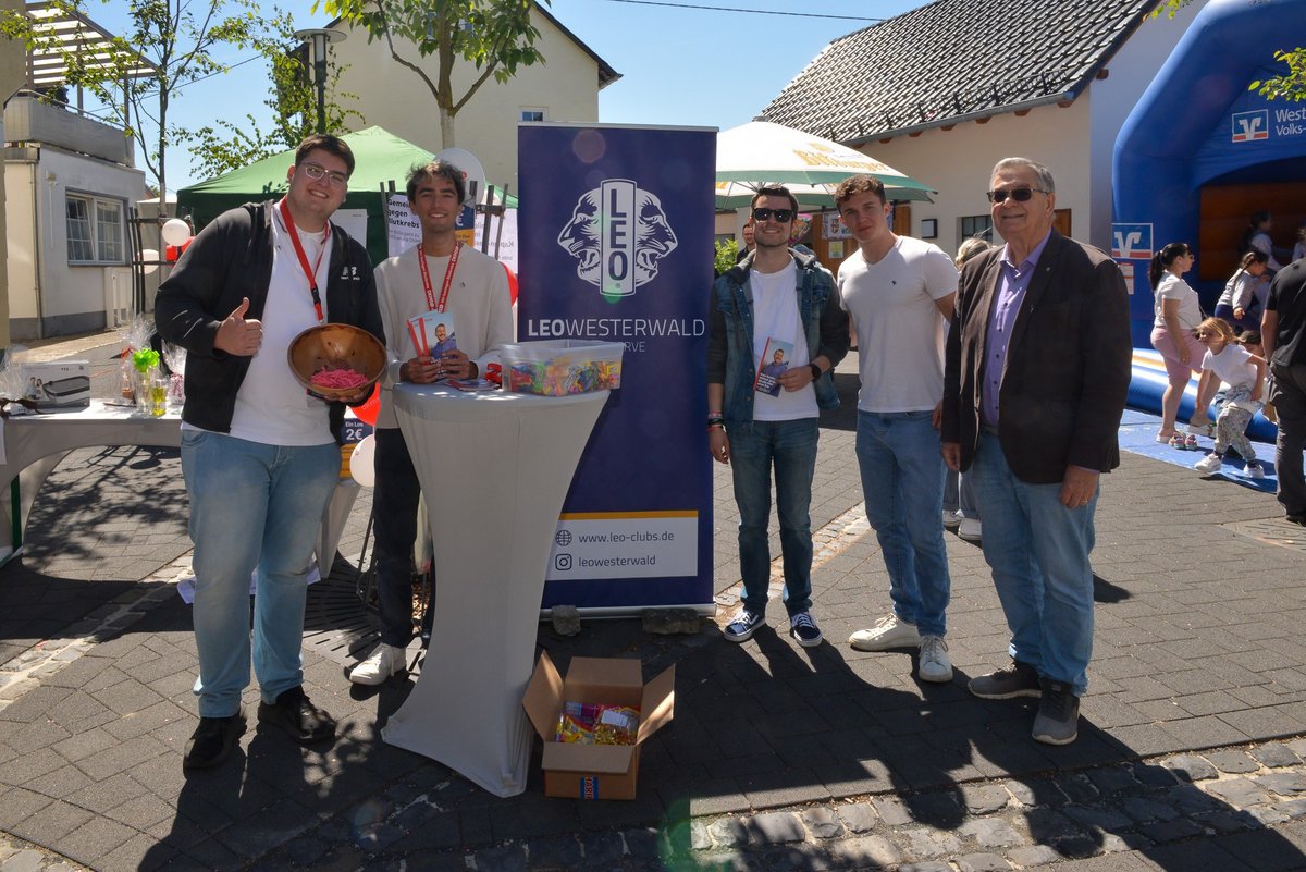 Blumenmarkt Mohr 1. Foto Leo Westerwald Stand David Becker Blumenmarkt Mohr 1. Foto Leo Westerwald Stand David Becker