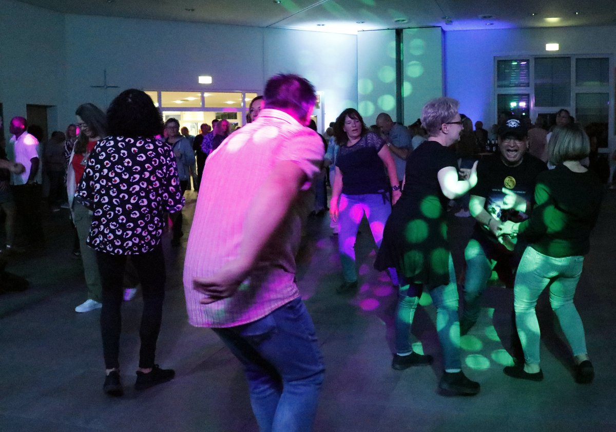 UE50-Party_Bild